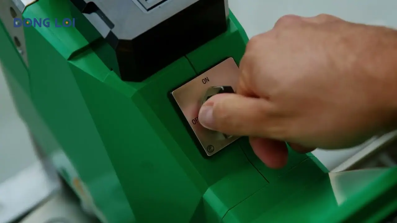 Máy hàn bạt nhựa PVC VARIANT 704 - Giải pháp hàn tối ưu - Hiệu suất vượt trội