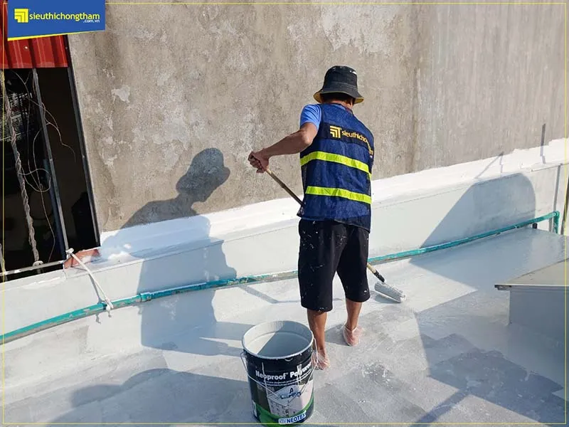 ảnh thi công phủ sơn polyurea hoặc máy phun 2 thành phần