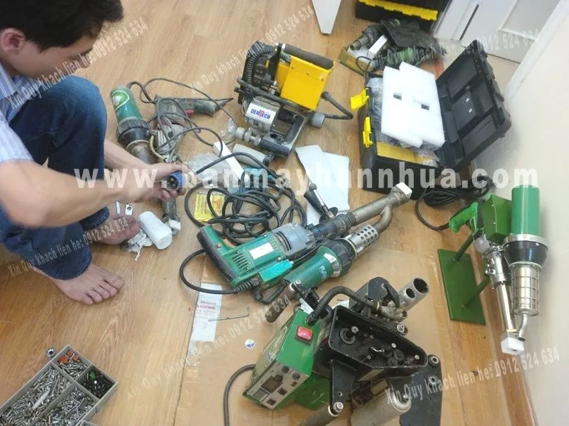 Bảo dưỡng máy hàn nhựa đùn LST600B