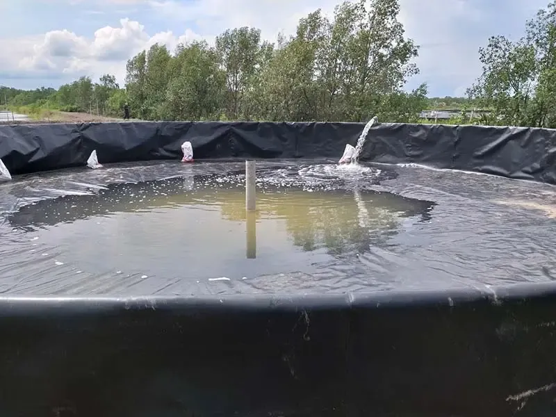 Bạt HDPE nguyên cuộn chuẩn bị thi công