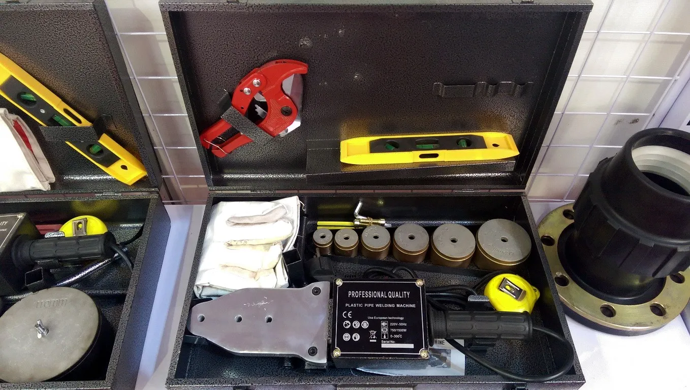 Bộ máy hàn ống nhựa cầm tay 20-63 hoàn chỉnh với đầy đủ đầu hàn, kéo cắt và phụ kiện.