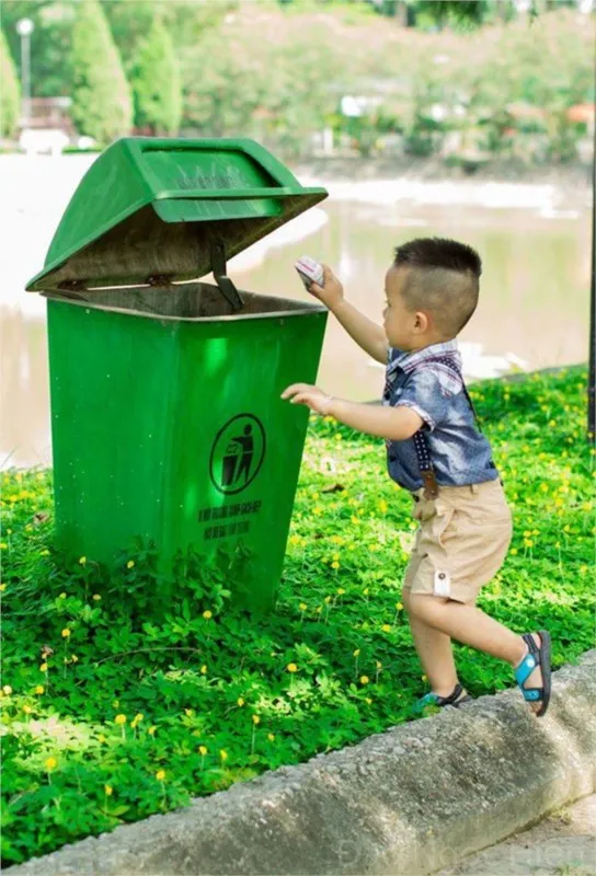 Bỏ rác đúng nơi giúp môi trường trong sạch hơn