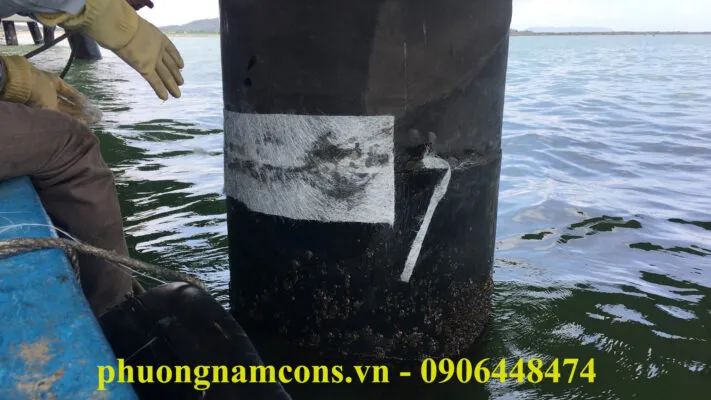 Bọc phủ composite FRP chống ăn mòn cọc cầu cảng