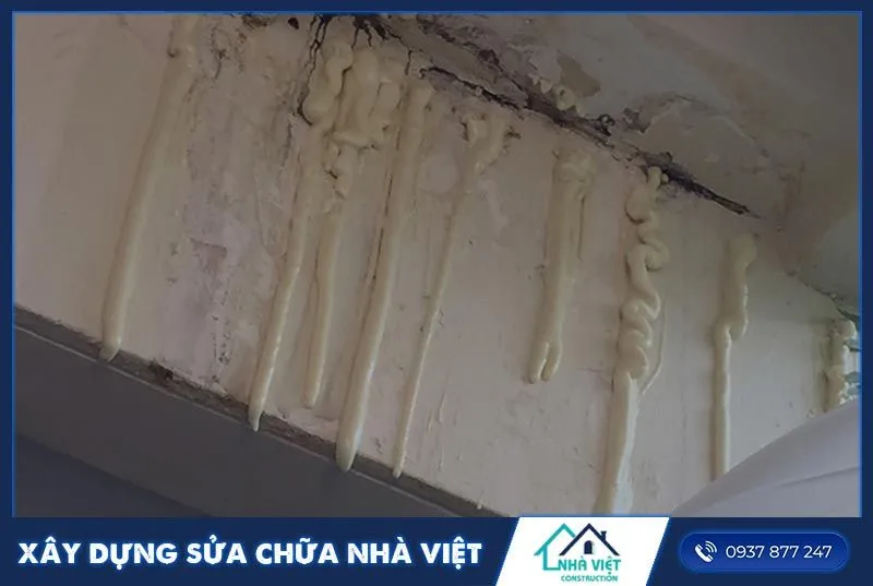Bơm keo chuyên dụng xử lý vết nứt sàn bê tông trần nhà
