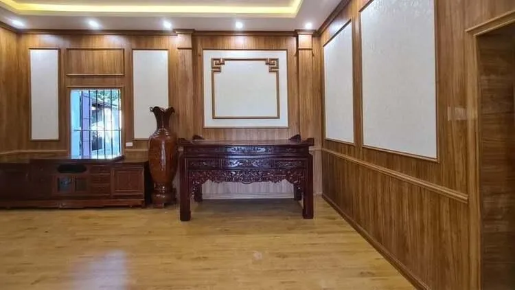 Các loại tấm nhựa ốp tường phòng khách giá rẻ