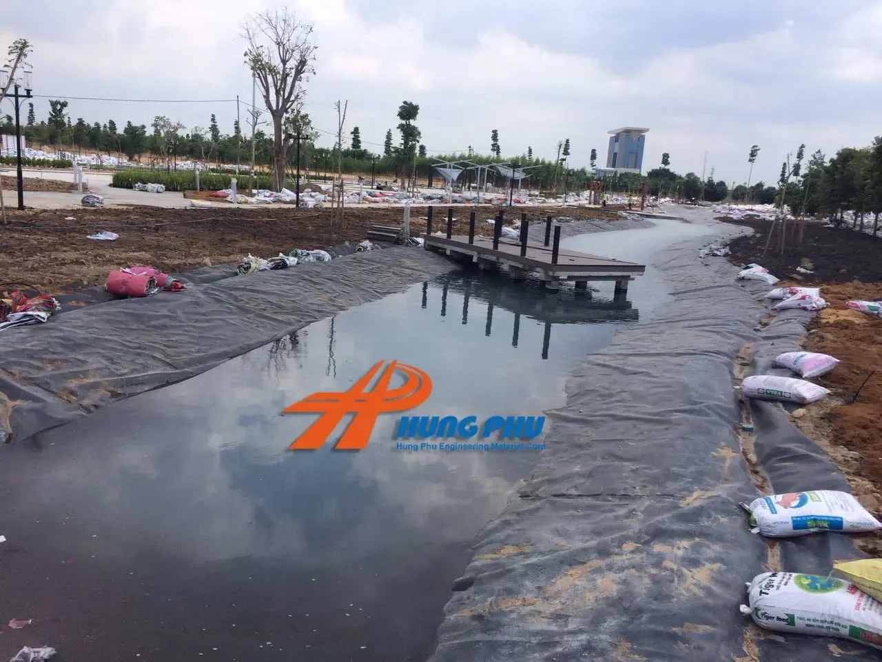 Các sai lầm phổ biến khi thi công màng HDPE và nẹp định vị
