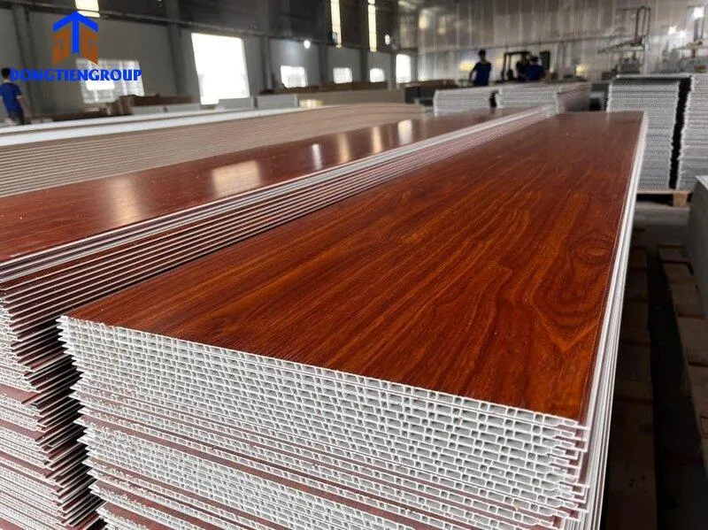 Các ưu điểm nổi bật của vách ngăn phòng nhựa nano như tính thẩm mỹ, độ bền và dễ vệ sinh