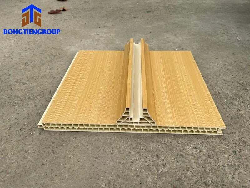 Cấu tạo 3 lớp cơ bản của tấm nhựa PVC vách ngăn, minh họa từ lớp bề mặt đến lớp lõi chắc chắn.
