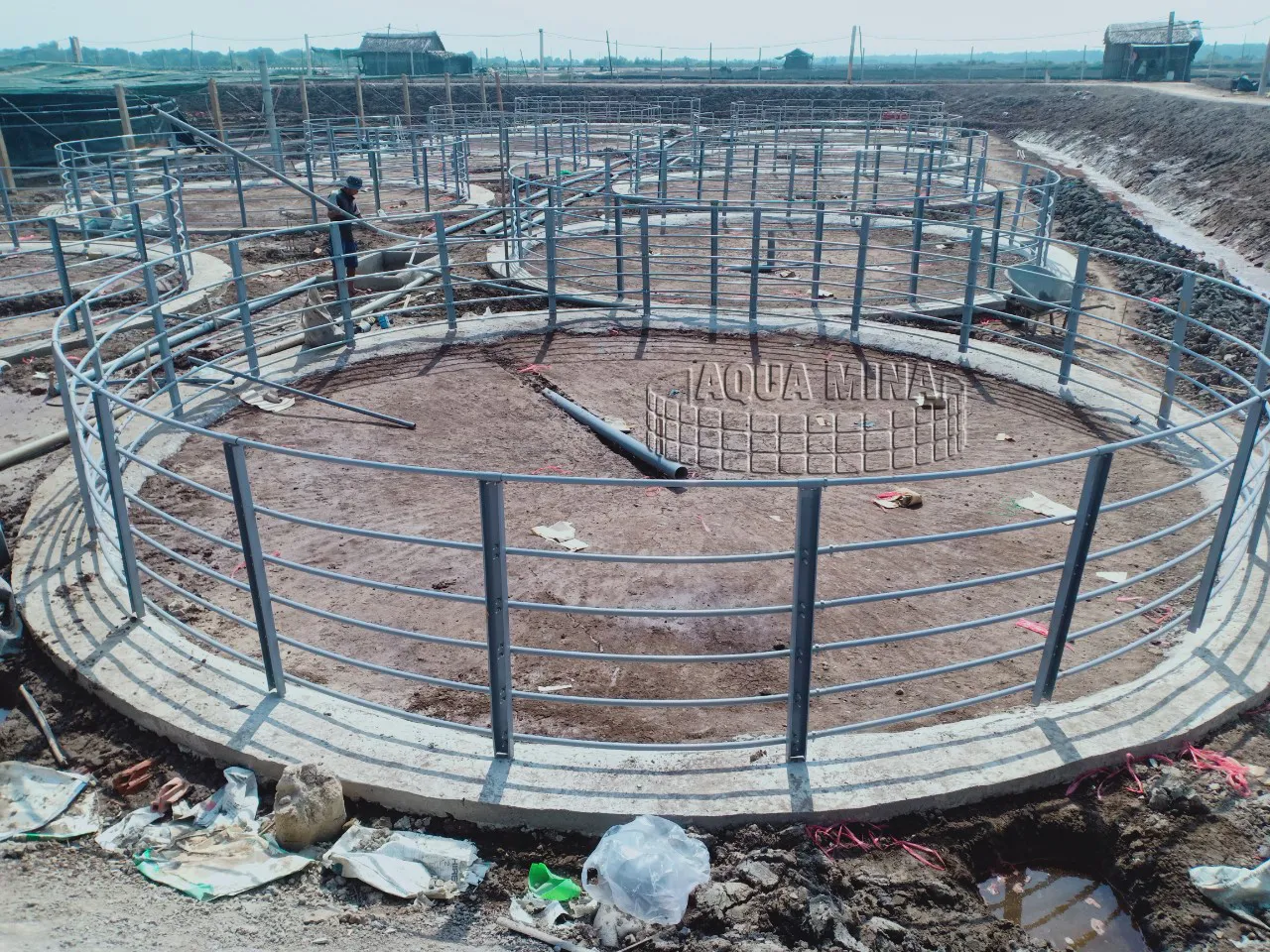 Cấu tạo khung thép và bạt lót HDPE của ao nuôi cá D8