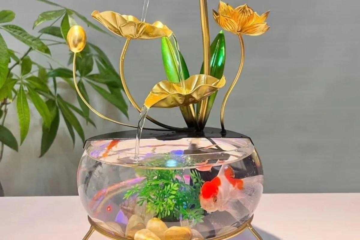 Chậu cá cảnh mini có thác nước để bàn làm việc