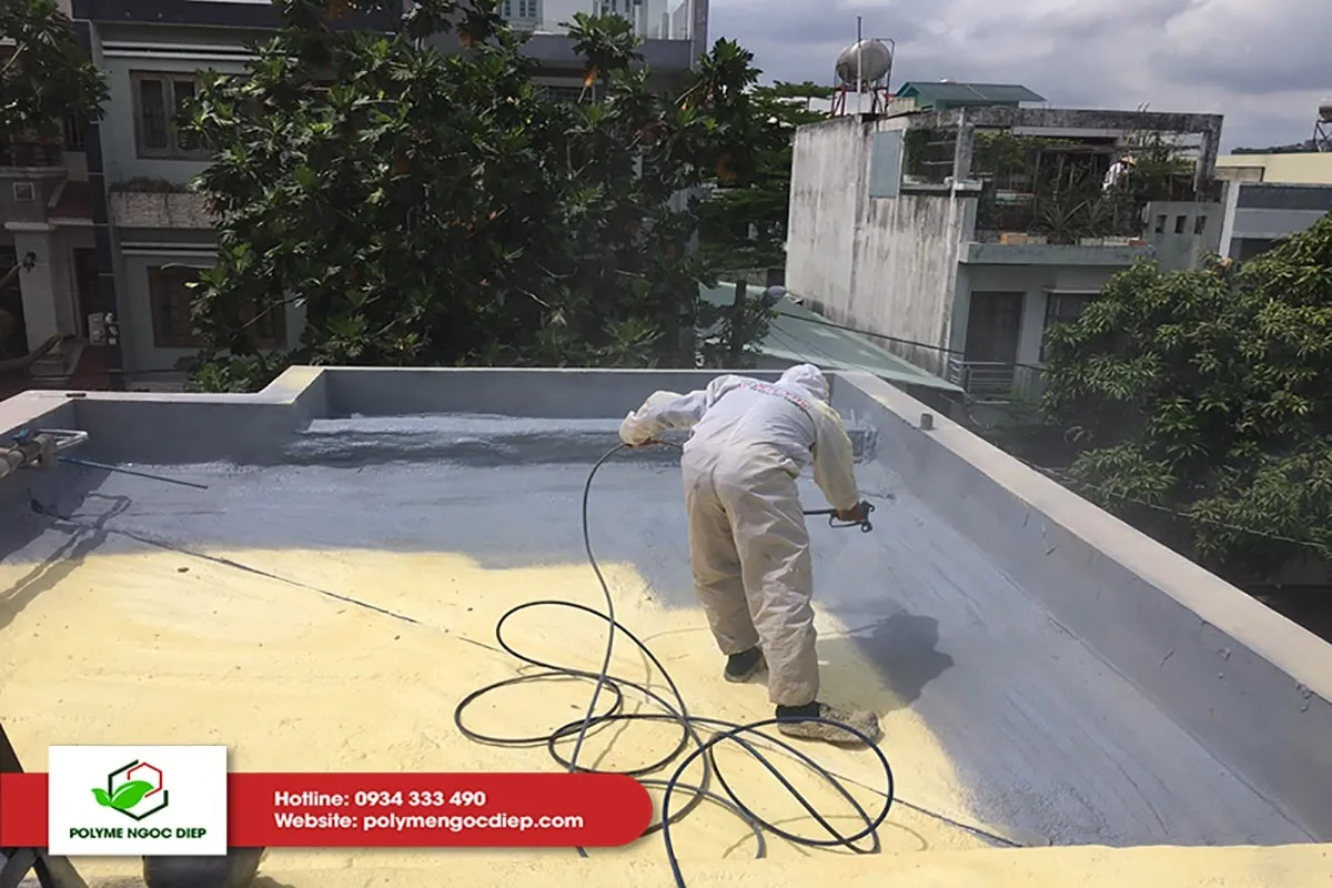 Công nghệ phun PU Foam mang lại hiệu quả chống nóng và chống thấm sân thượng nhanh chóng