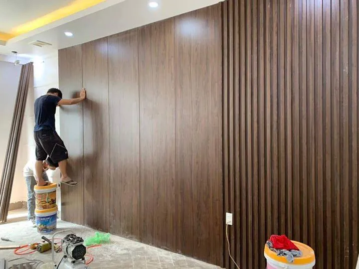 Công trình ốp tường phòng khách sang trọng