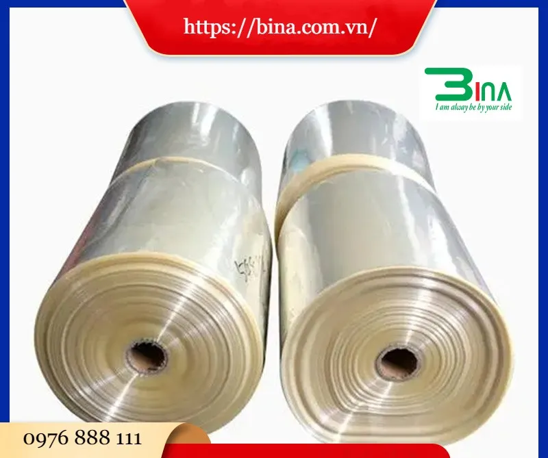 Cuộn màng co PVC khổ lớn chuẩn bị cho quy trình đóng gói