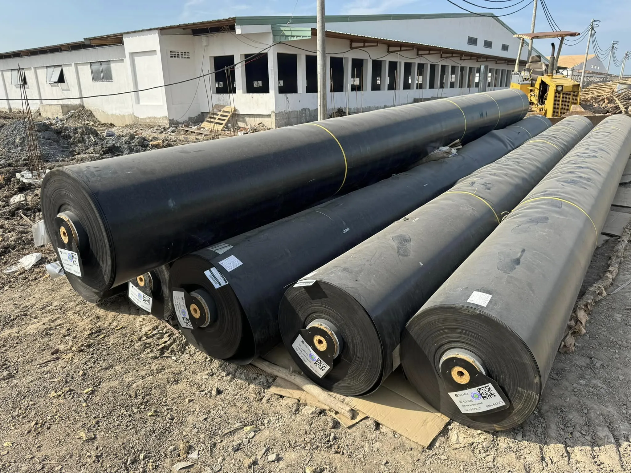 Cuộn màng HDPE chất lượng cao chuẩn bị cho dự án hầm biogas