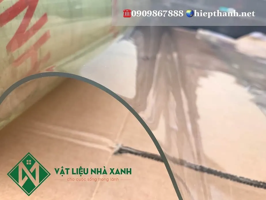 Cuộn nhựa dẻo trong PVC chất lượng cao, vật liệu linh hoạt cho các ứng dụng công nghiệp và môi trường