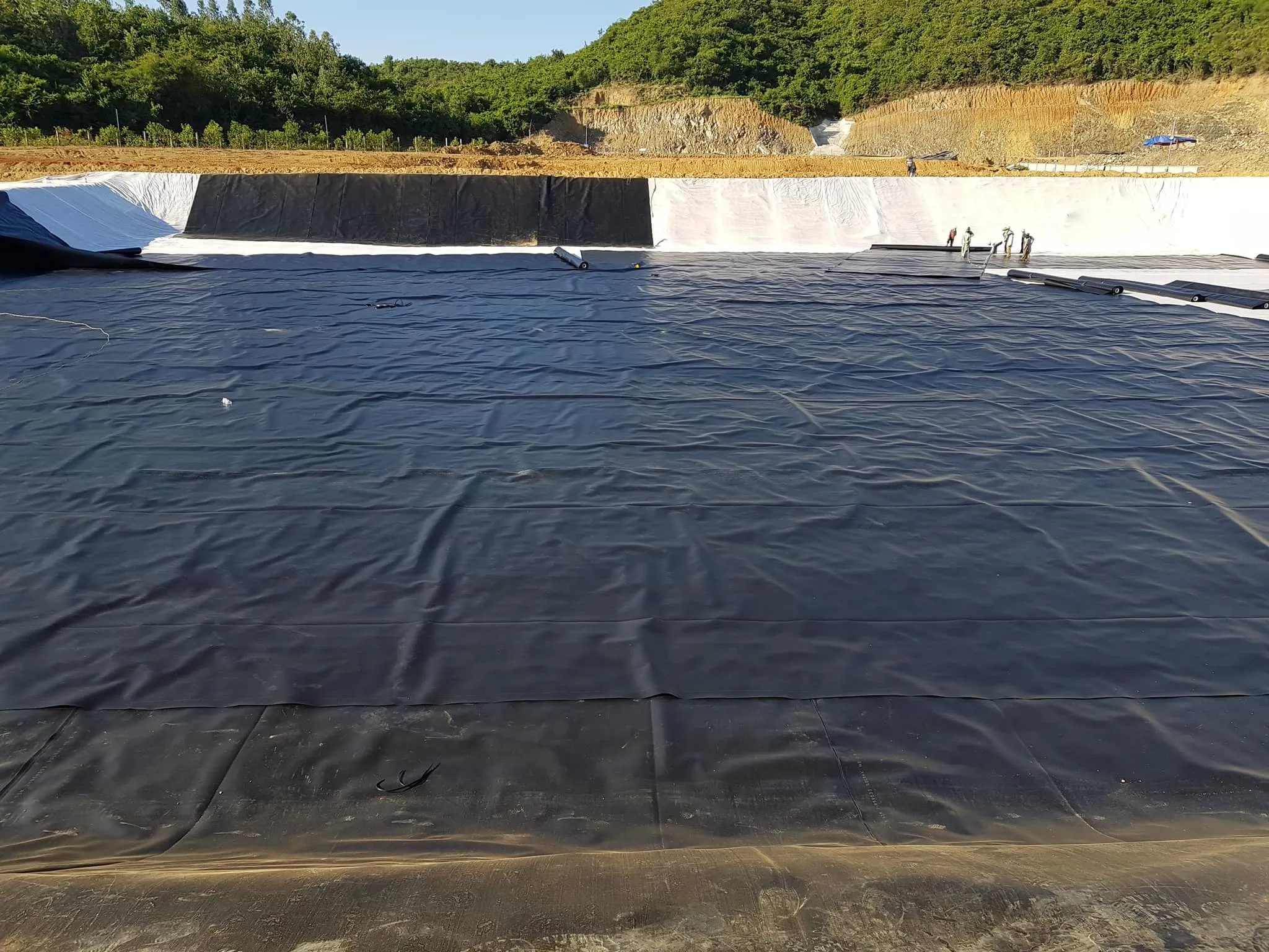 Đánh giá tiêu chí chống thấm màng HDPE cho hồ bạt nuôi cá