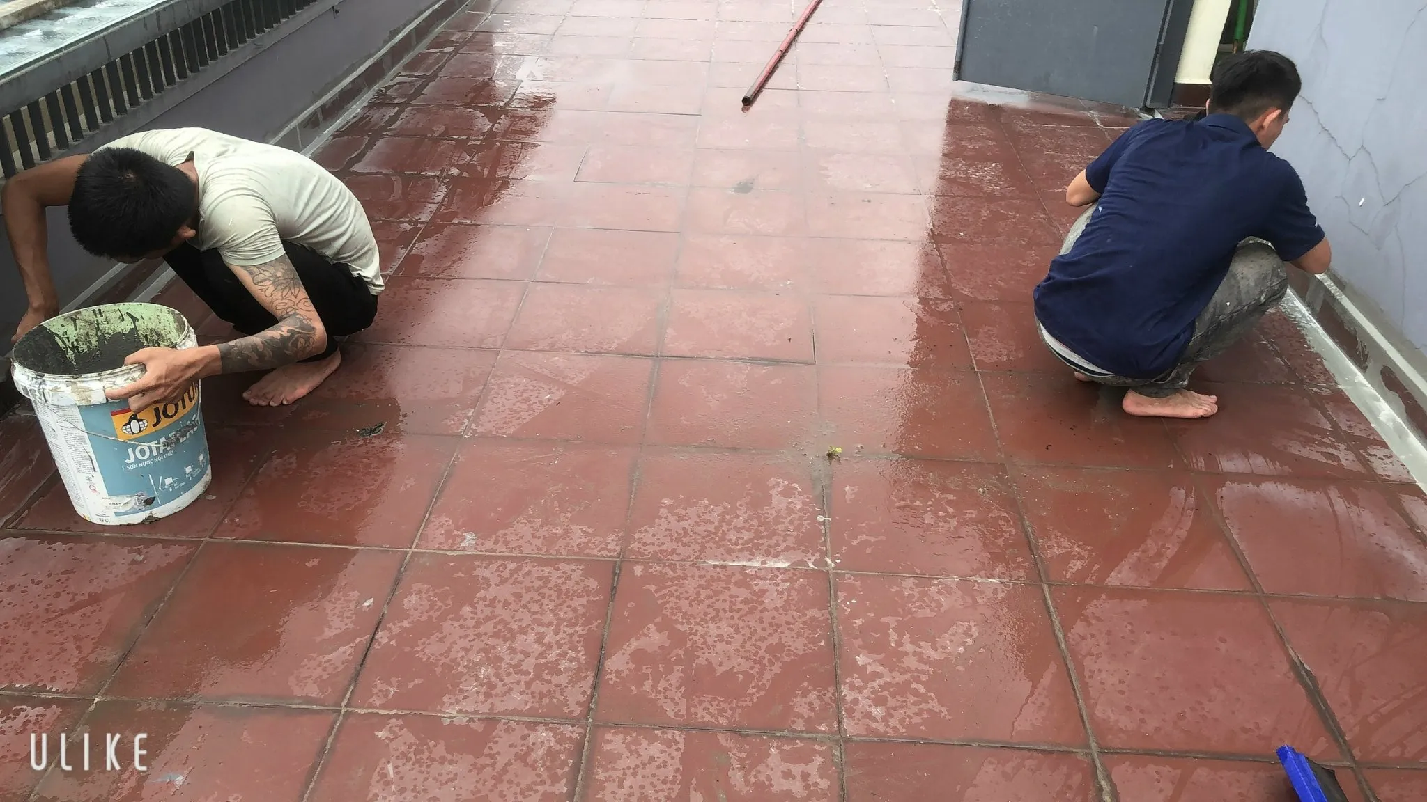 Dấu hiệu nhận biết thấm dột sân thượng TPHCM