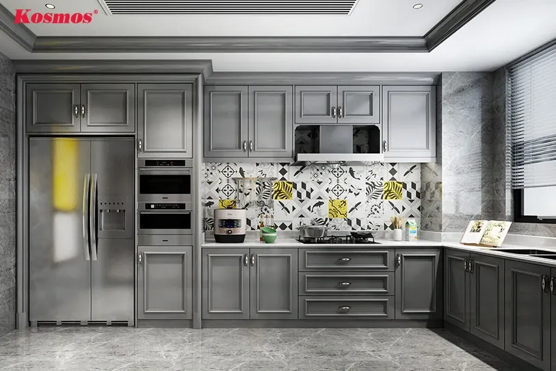 Decal tráng nhôm là tấm ốp tường bếp tiện dụng và dễ lắp đặt