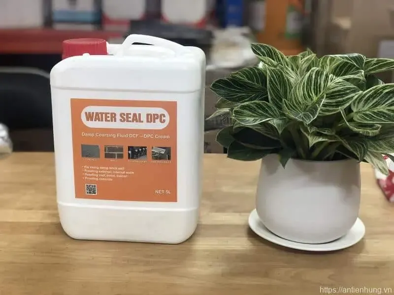 Dung dịch chống thấm thẩm thấu Waterseal DPC chuyên dụng cho tường gạch