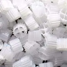 Hạt Kaldnes làm từ nhựa HDPE với thiết kế đa ngăn, tối ưu cho nuôi cấy vi sinh vật khi sục khí