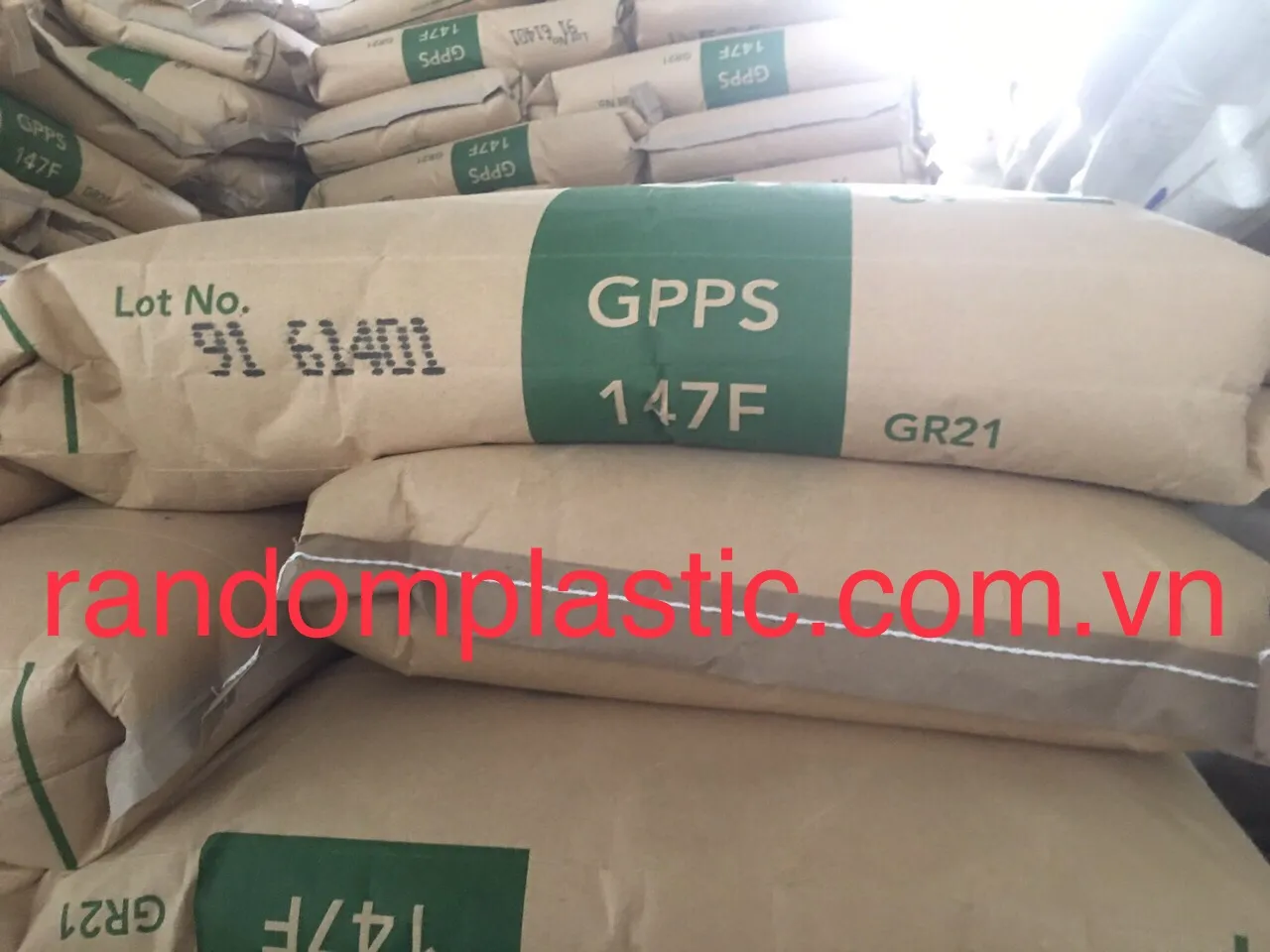 Hạt nhựa Polystyrene GPPS 147F ứng dụng trong sản xuất đồ gia dụng và linh kiện môi trường