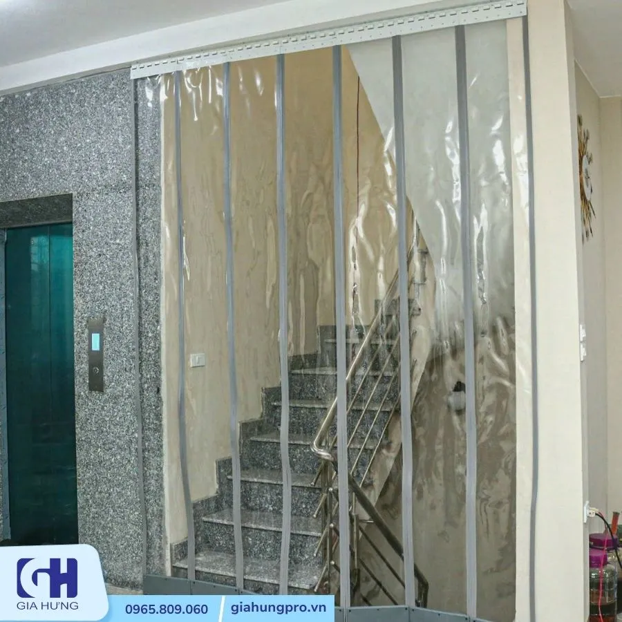 Hệ thống tấm nhựa ngăn lạnh dùng nam châm từ tính tiện lợi