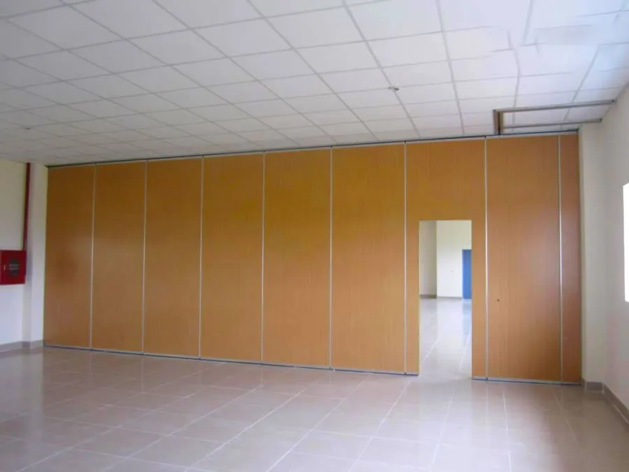 Hệ thống vách ngăn nhựa Compact ứng dụng trong văn phòng làm việc