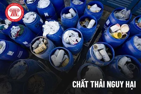 Hình ảnh minh họa các loại chất thải nguy hại được phân loại và lưu trữ đúng quy cách, theo quy định về quản lý chất thải nguy hại.