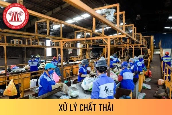Hình ảnh minh họa chất thải công nghiệp và sinh hoạt trong hệ thống xử lý