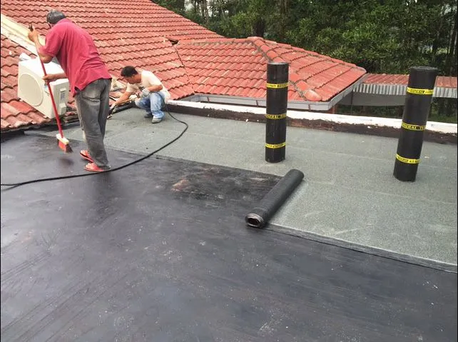Hình ảnh Sika màng khò chống thấm thi công trên bề mặt sàn mái