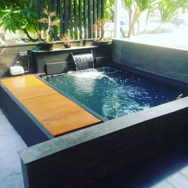 Hồ cá koi đơn giản hiện đại