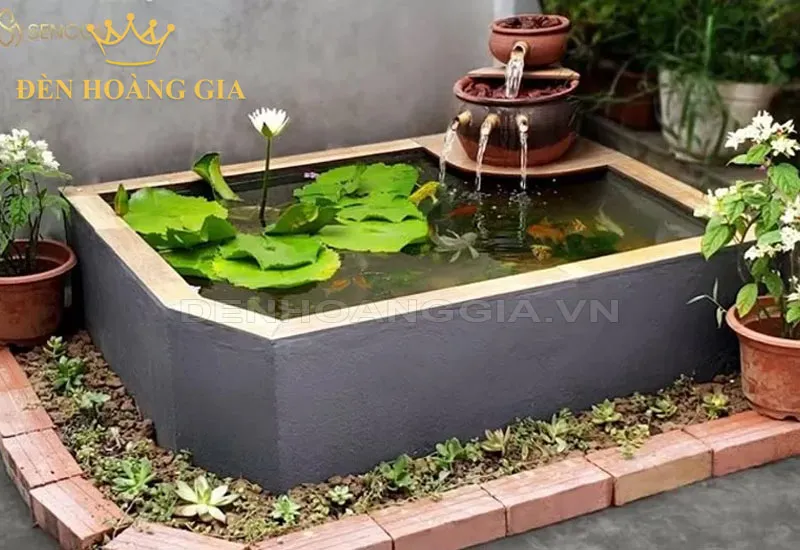 Hồ cá mini ngoài trời