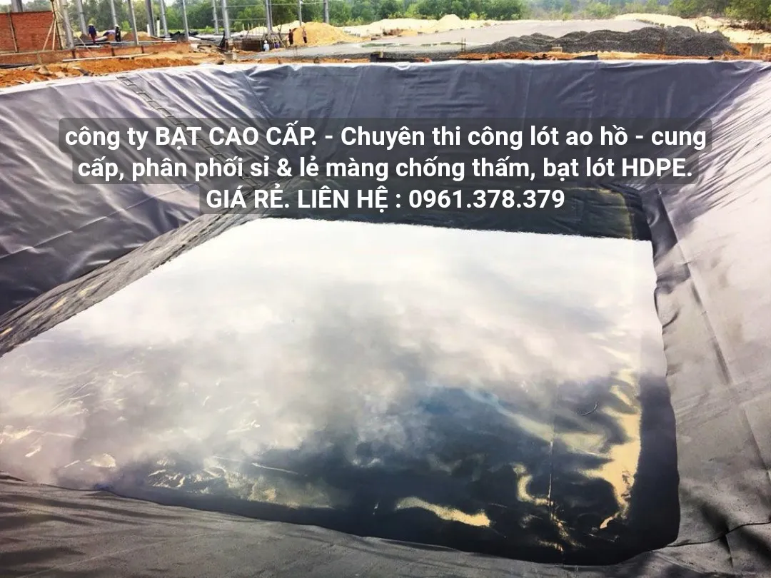 Hồ nuôi tôm chìm làm bằng bạt nhựa đen HDPE, minh họa giải pháp chống thấm hiệu quả