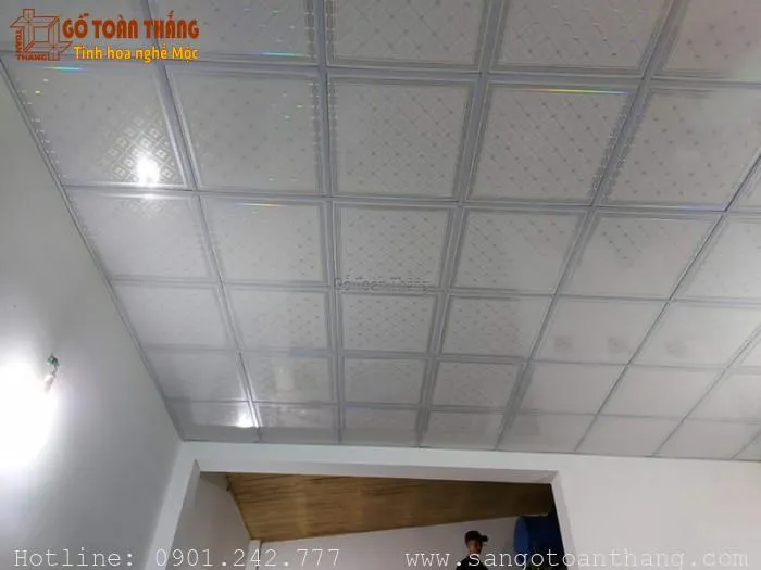 Hoàn thiện lắp đặt trần nhựa thả cho không gian hiện đại