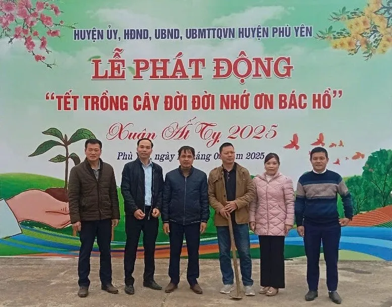 Hoạt động trồng cây gây rừng tại lễ phát động Tết trồng cây