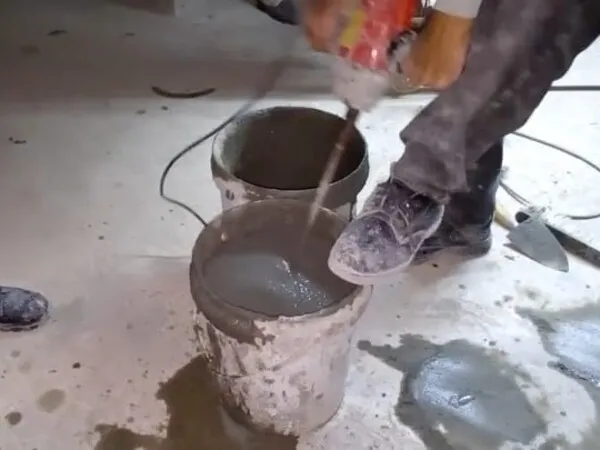 Hướng dẫn trộn vật liệu chống thấm ngược Intoc với xi măng theo tỷ lệ chuẩn