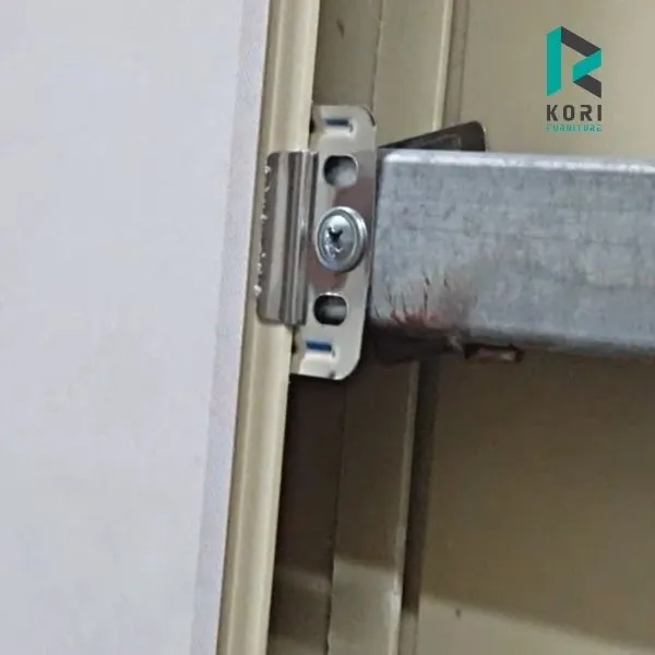 Ke sắt liên kết tấm ốp nhựa