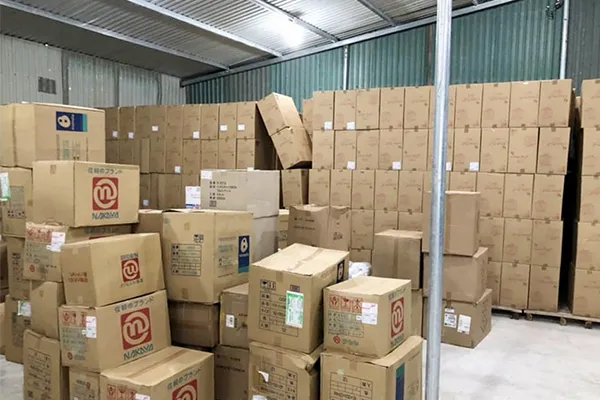 Kho chứa ly nhựa và các sản phẩm bao bì nhựa đã hoàn thành