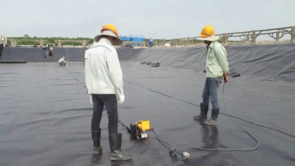 Kiểm tra chất lượng màng chống thấm HDPE