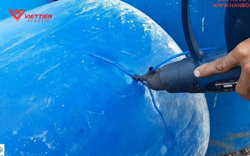 Kiểm tra và hoàn thiện mối hàn nhựa nhám