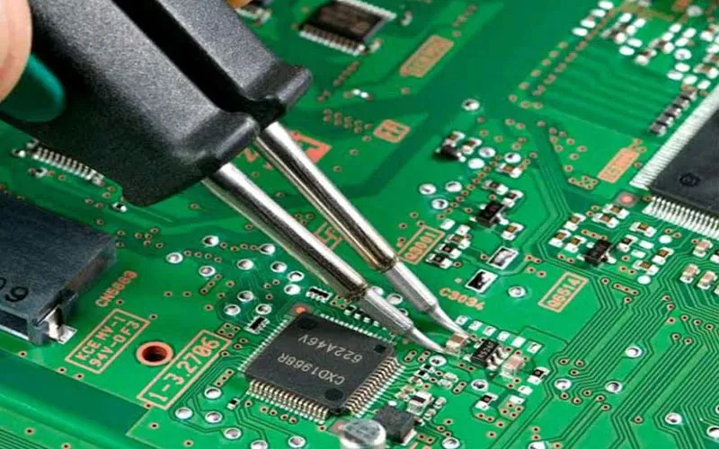 Kiểm tra và lưu ý khi thực hiện kỹ thuật hàn thiếc trên bảng mạch điện tử
