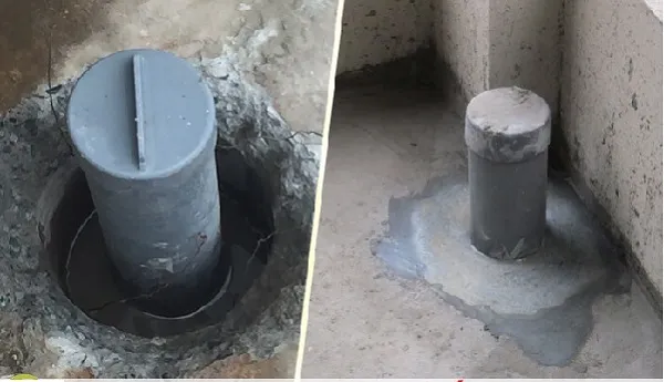 Kỹ thuật viên đang thi công chống thấm quanh cổ ống xuyên sàn bằng vật liệu chuyên dụng