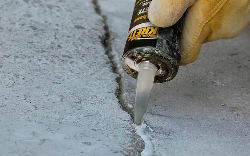Kỹ thuật xử lý khe nứt và co ngót trong hố pit trước khi thi công chống thấm ngược