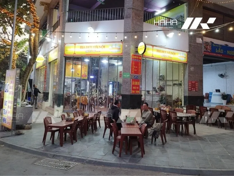 Lắp đặt tấm nhựa PVC cho quán ăn, quán cafe