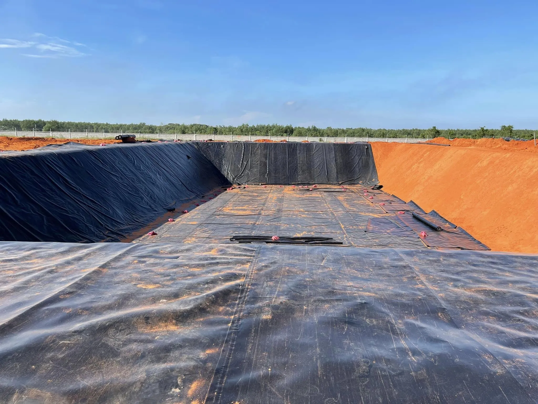 Lưu ý bảo dưỡng màng HDPE cho hồ nuôi cá bền lâu