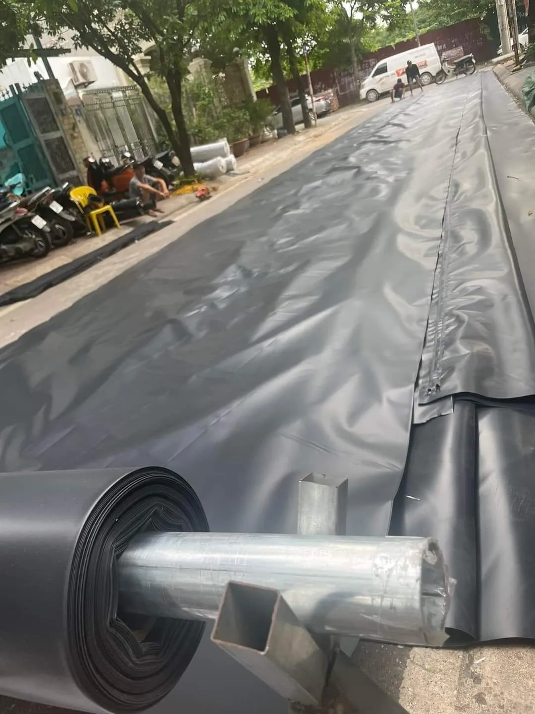 Màng chống thấm HDPE 0.3mm sẵn sàng thi công hầm biogas