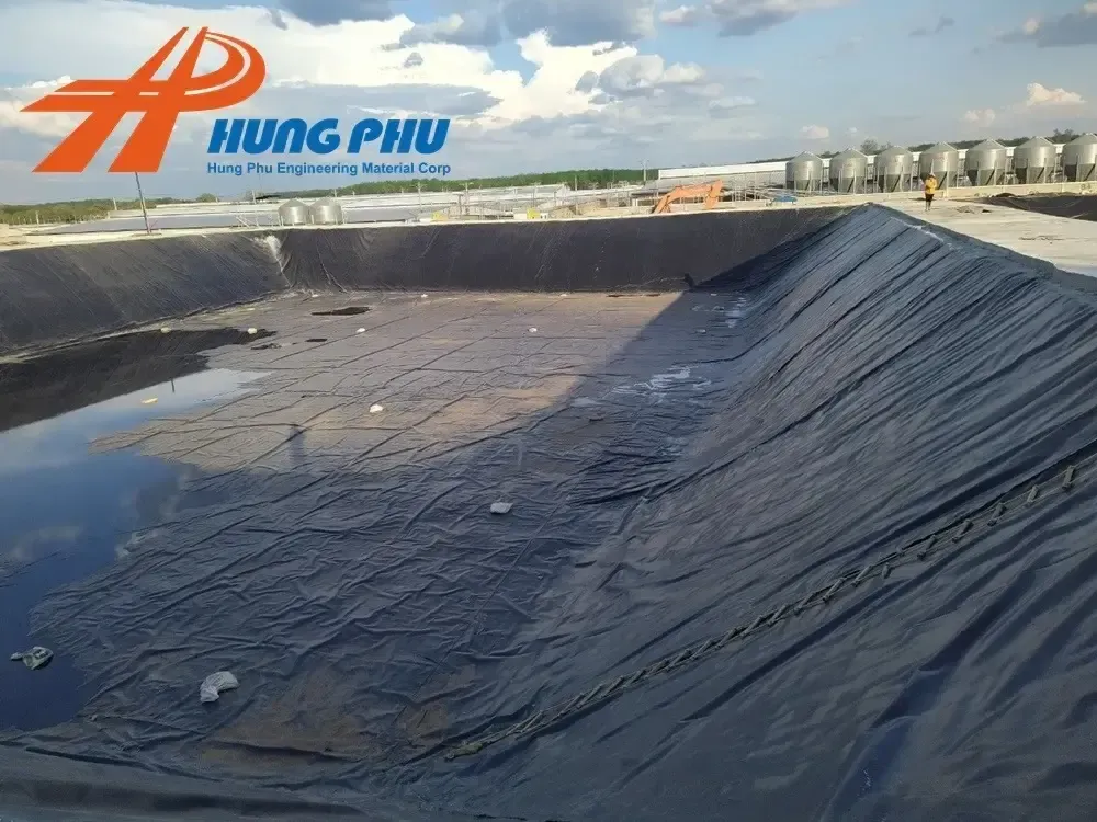 Màng HDPE được ứng dụng trong công trình thủy lợi lớn, liên kết bằng nẹp inox chống gỉ