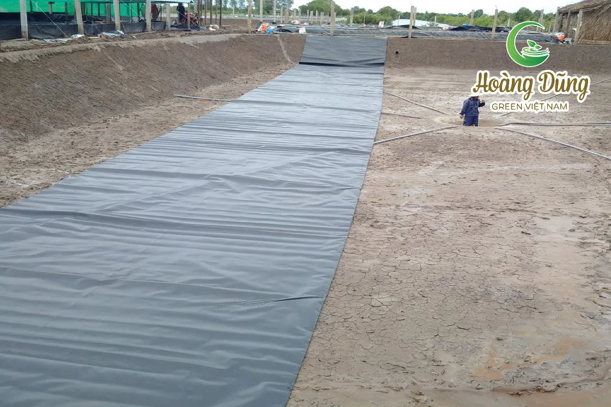 màng HDPE lót đáy bãi chôn lấp rác chống ô nhiễm môi trường