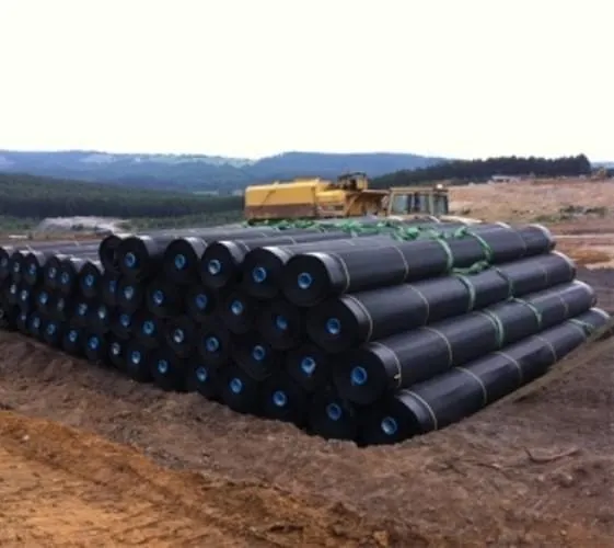 Màng HDPE nhám bề mặt tăng ma sát cho công trình mái dốc