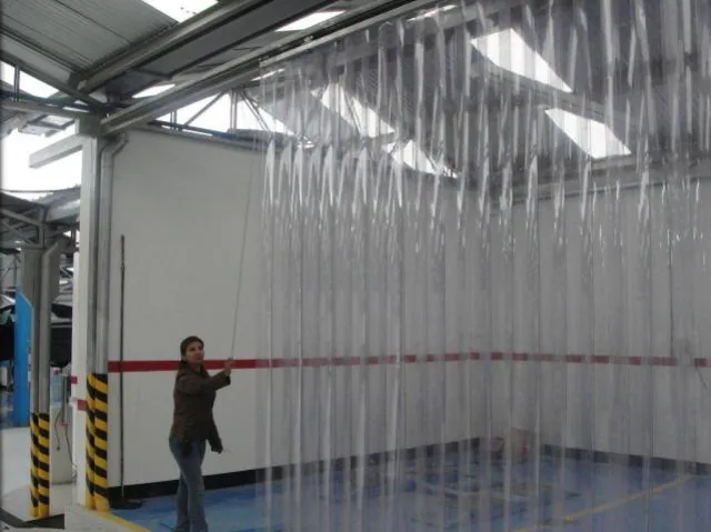 Màng nhựa PVC trong dẻo ứng dụng trong nhà xưởng